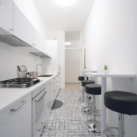 Executive 80 M2, 2floor, Quiet In Navigli-duomo *