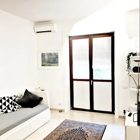 Executive 80 M2, 2floor, Quiet In Navigli-duomo Maison d'hôtes Milan